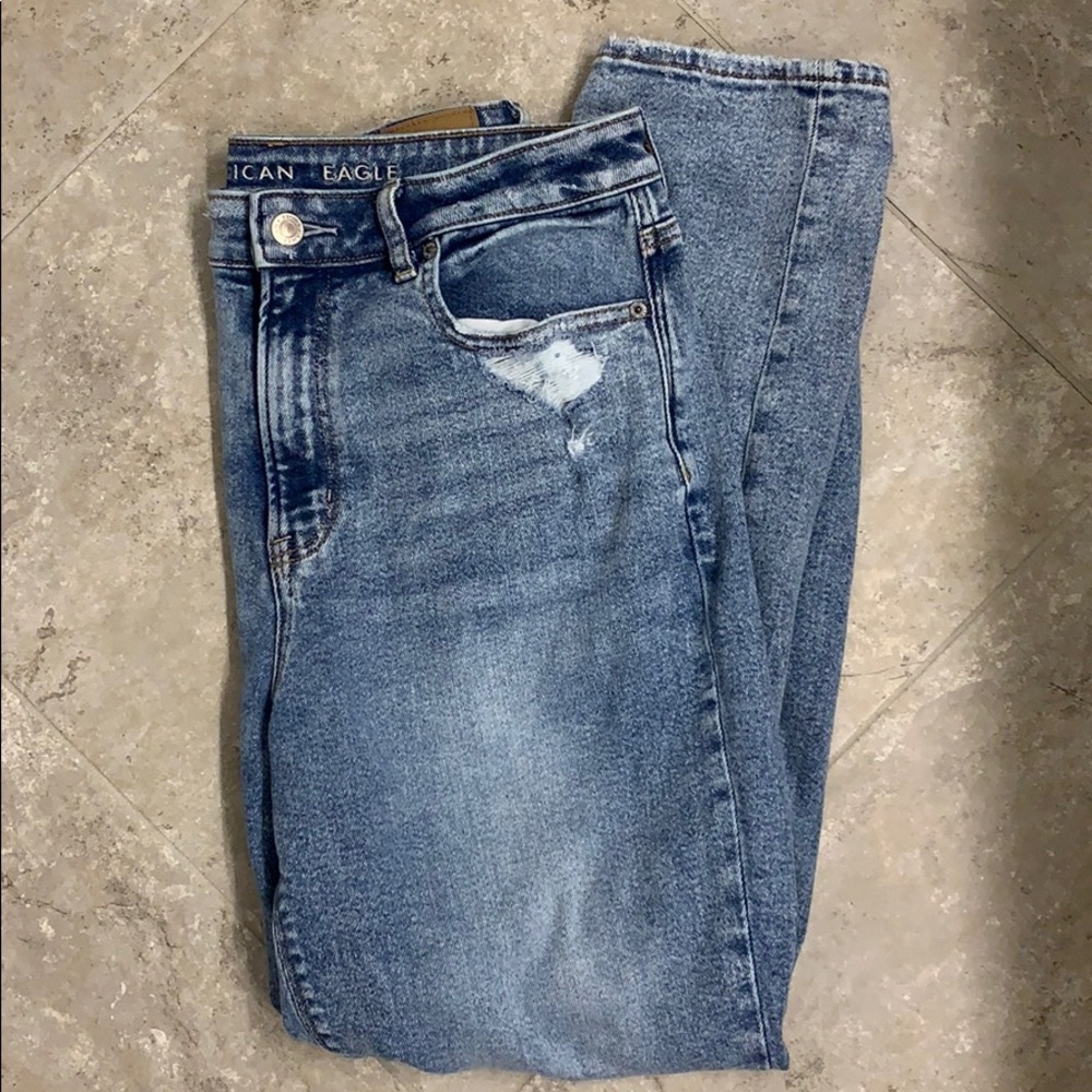 American Eagle mom jean